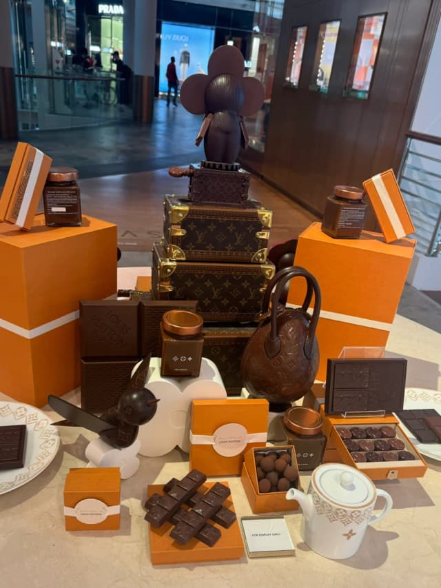 The perfect elegant gift from Singapore, home to one of only four Louis Vuitton chocolate counters in the world.