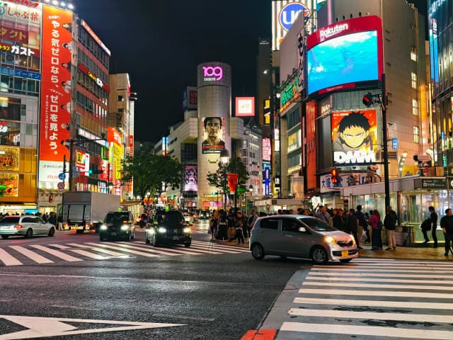 Your guide to Shibuya 109: Secret Honey is on the 3rd floor, Liz Lisa and Rojita are on the 6th, and Wego is on the 7th floor.