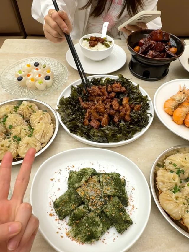 For the perfect view of the Lujiazui 'three-piece suit' and the Huangpu River, head to the North Bund at sunset.