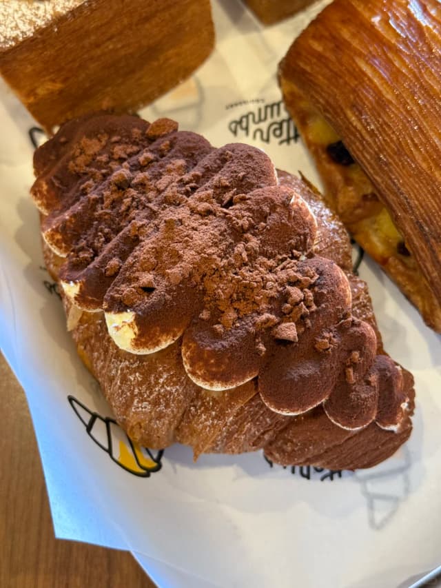 This is the best Tiramisu Croissant I've ever had, far superior to Moon Phase and Crescent!