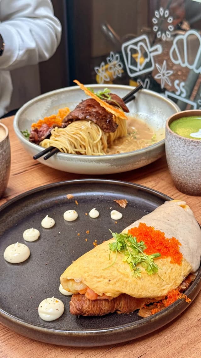 Lobster Omelette and Wagyu Noodle are both amazing, a delicious and photogenic pretty meal brunch.