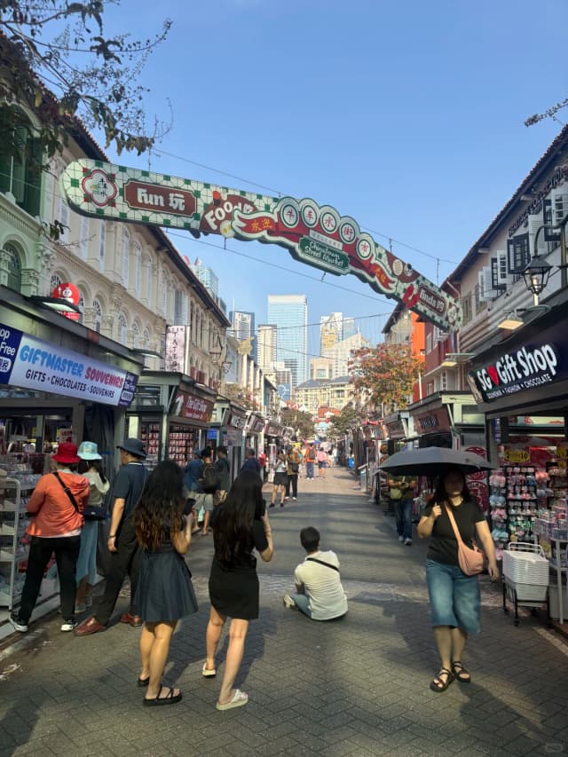 I strongly recommend Chinatown for souvenir shopping—it’s like China’s Yiwu market with great prices, and you can get extra discounts using Alipay!