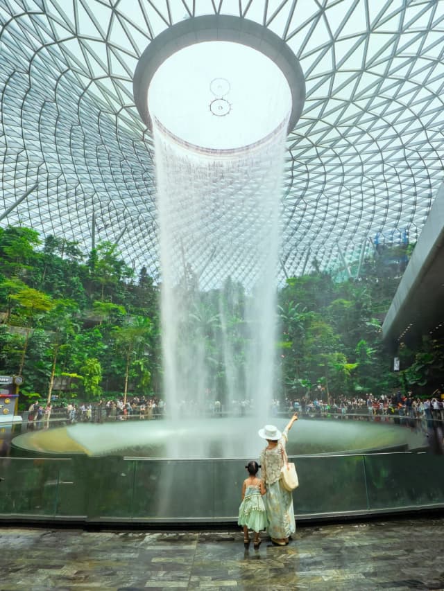 If you come to Singapore, be sure to leave plenty of time for the airport—you could spend a whole day here and not get bored!