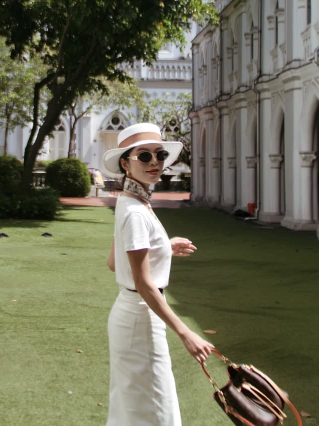 For a glimpse of colonial elegance, you can walk right in to the iconic blue fountain at Raffles Hotel.
