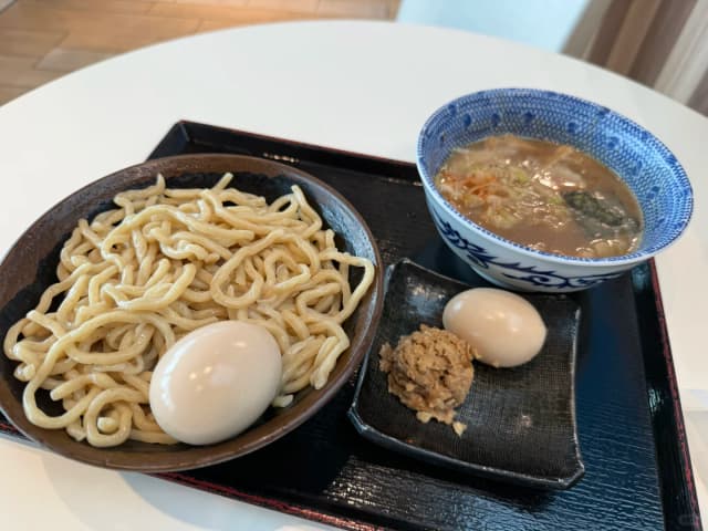 There's a Rokurinsha at Haneda Airport that has absolutely no line, so you don't need to queue at the Tokyo Station location.