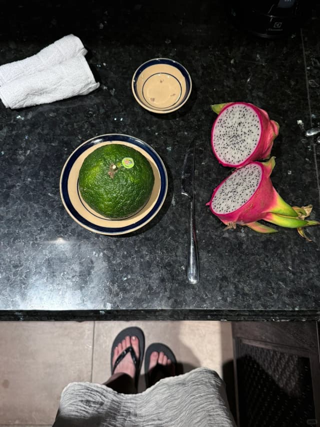 My room had a small kitchen and a refrigerator, which was so perfect for storing Vietnamese yogurt!