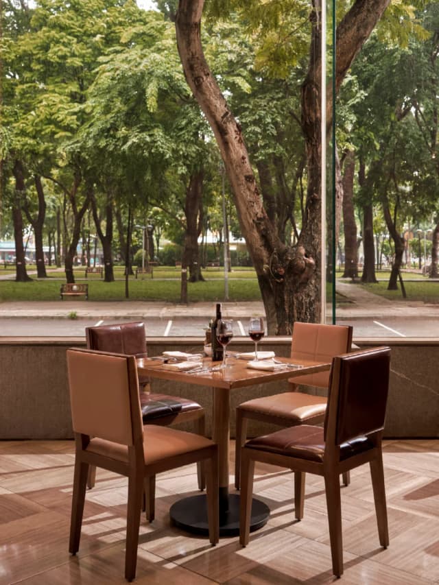 This hotel, opposite the park, perfectly balances the convenience of city exploration with the quiet tranquility of your room.