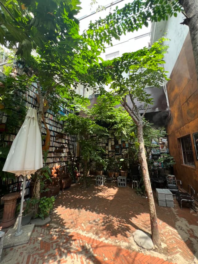 A picture-perfect spot for coffee and pastries in Ho Chi Minh City.