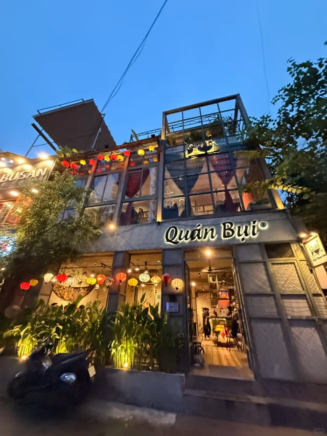 Indulge in Quan Bui's super authentic Vietnamese spring rolls, a platter of diverse flavors to enjoy until you're completely satisfied!