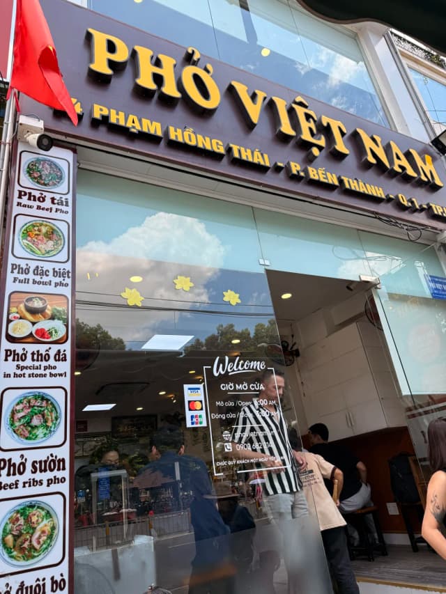 This place is super popular! The scalded beef is incredibly tender, I drank all the soup and I'm already planning my second visit!