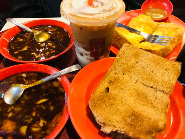 Kaya toast served with a slab of ice-cold butter... it's already making my mouth water!