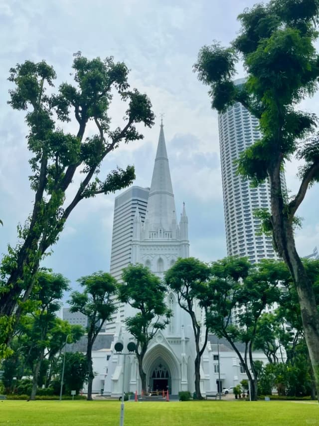 The National Gallery is a must-see! Its architecture is a work of art in itself, so be sure to set aside half a day to explore.