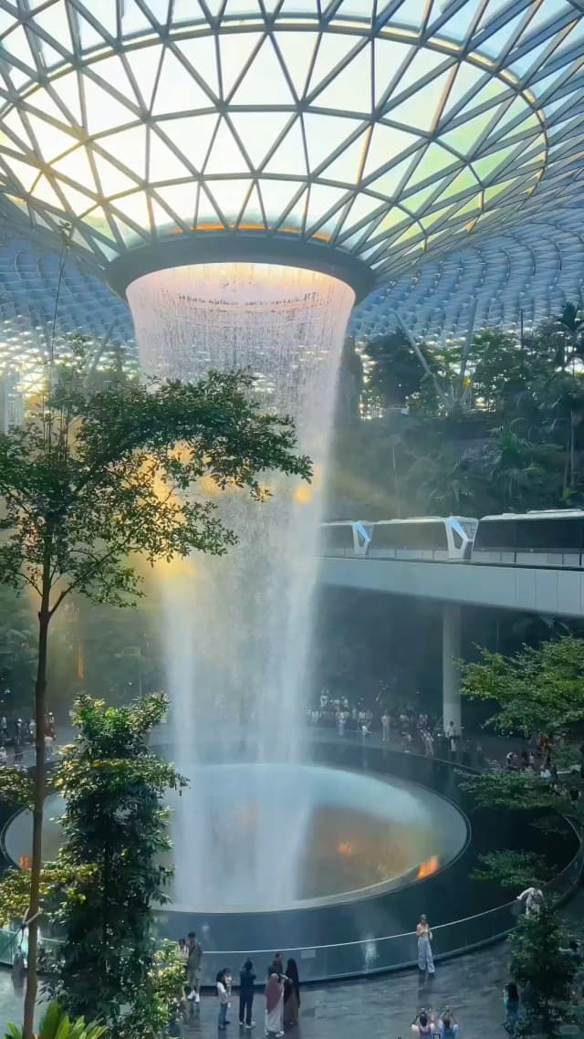 Fill out your SG Arrival Card online in advance—it's free, no printing needed, and can save you half an hour of queuing!