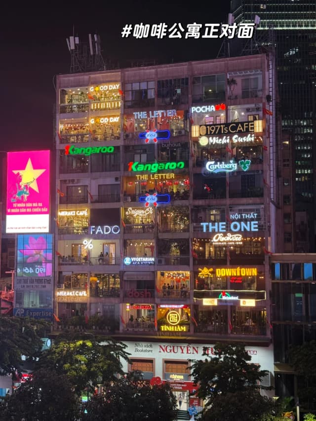 Landmark 81 offers a city blockbuster scene where every photo looks like it's from a movie.