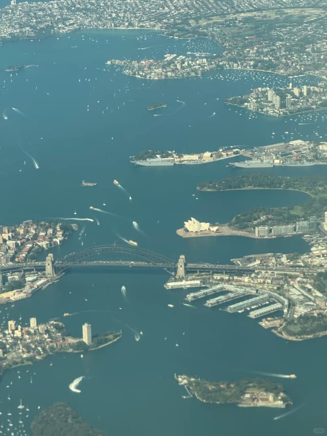Capture stunning photos of the Sydney Opera House and Harbour Bridge from various angles on the ferry to Taronga Zoo!