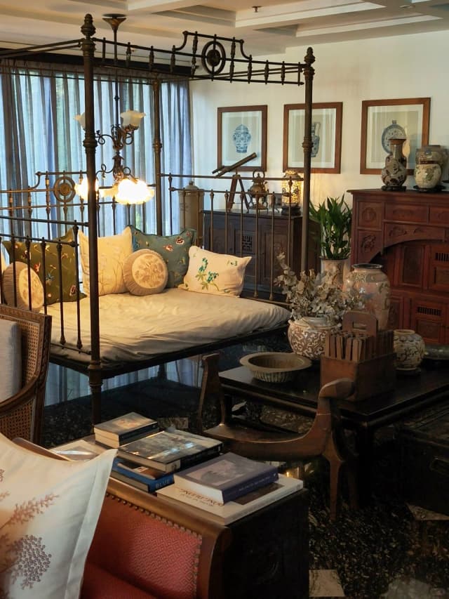 With its deep red floors and soft lighting, it feels like you've stepped into the romantic, intoxicating world of Marguerite Duras' Saigon.