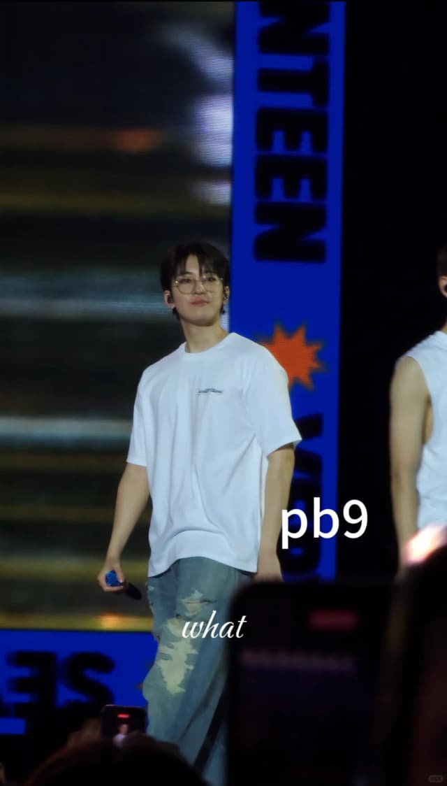 A heads-up for VIP ticket holders: the stage is built quite high, so if you're in the first few rows, your view of the main stage might be blocked when you're sitting down.