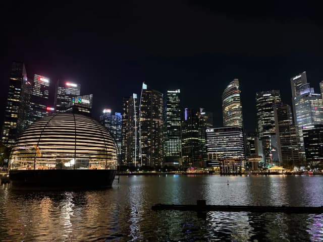 An essential tip for your night out in Singapore: Always bring a jacket, as the indoor air conditioning is seriously cold.