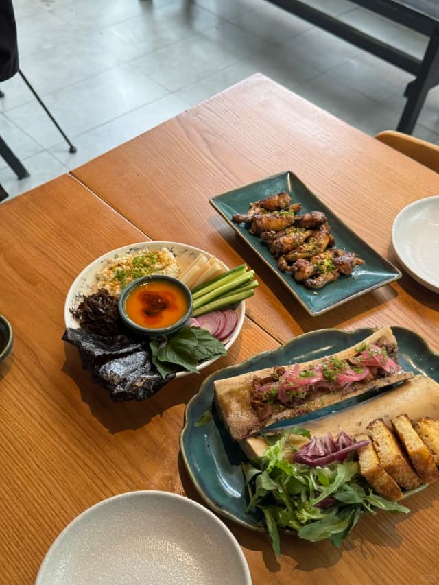 One bite of the fish sauce-marinated beef cheek fills your mouth with its rich flavor, perfectly balanced by a slice of kumquat for a wonderfully harmonious taste.