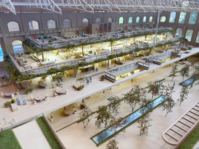 The location is also easy to find, right above Gadigal metro.