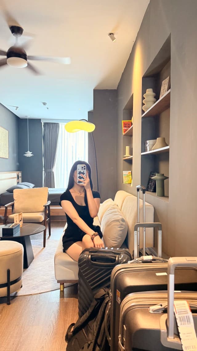 I'm usually hesitant to use hotel towels because of strange odors, but this place was different—the towels were so clean and the linens were incredibly comfortable.