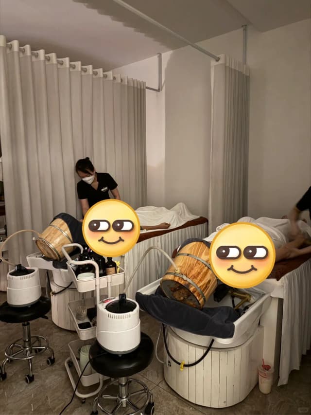 I declare this was the most valuable 200 RMB I spent in Ho Chi Minh: 2 hours of head wash and massage at Sen Trắng Spa was so comfortable, I fell asleep twice!